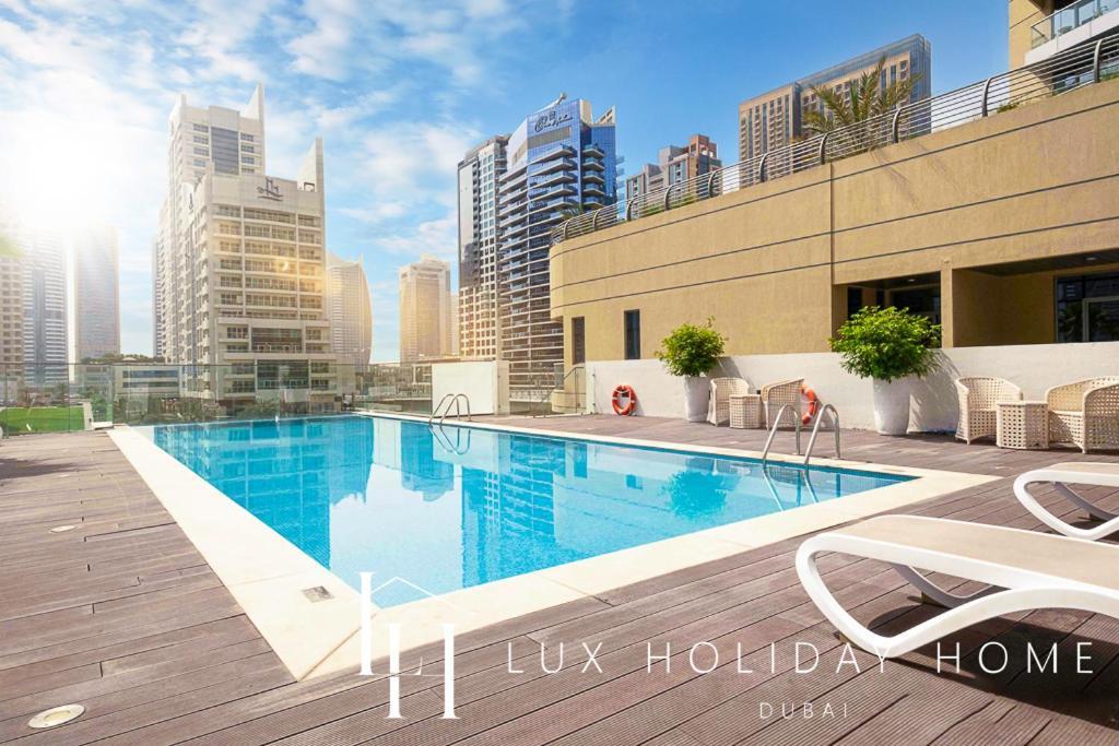 Lux Contemporary With Full Marina View 3